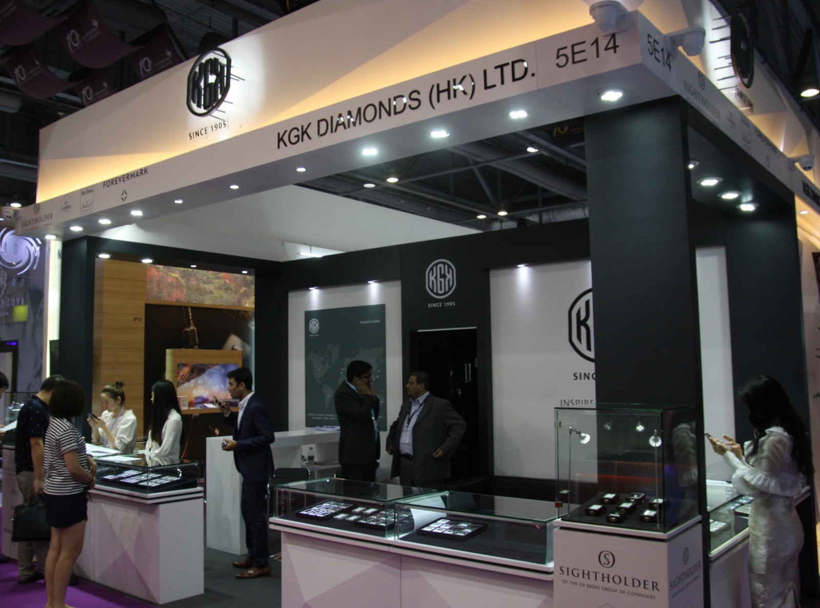  KGK Diamonds booth at Hong Kong Jewellery Show Sep 2016KGK Diamonds booth at Asiaworld- Expo Hong Kong Sep 2016