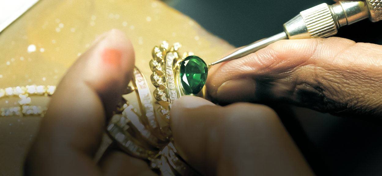 Becoming A Jeweller: Know What Is The Right Role For You In The Industry